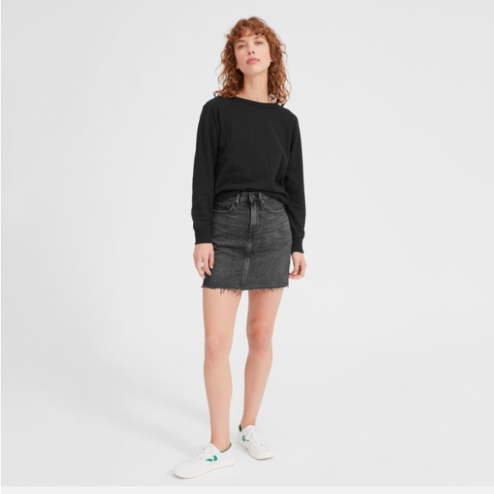 Everlane raw denim black mini skirt size 26 (women’s size 2)